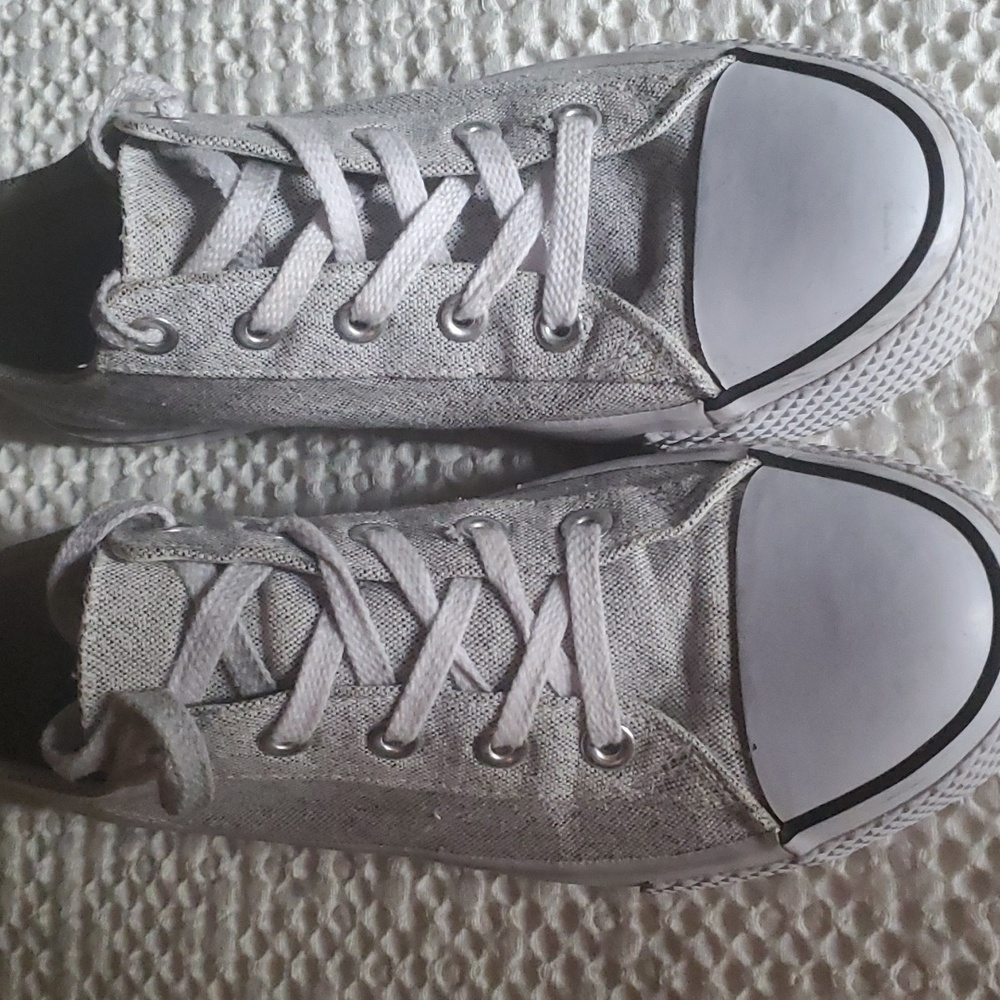 Airwalk size 8.5 Sneaker